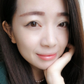 一个笑靥如花的女子