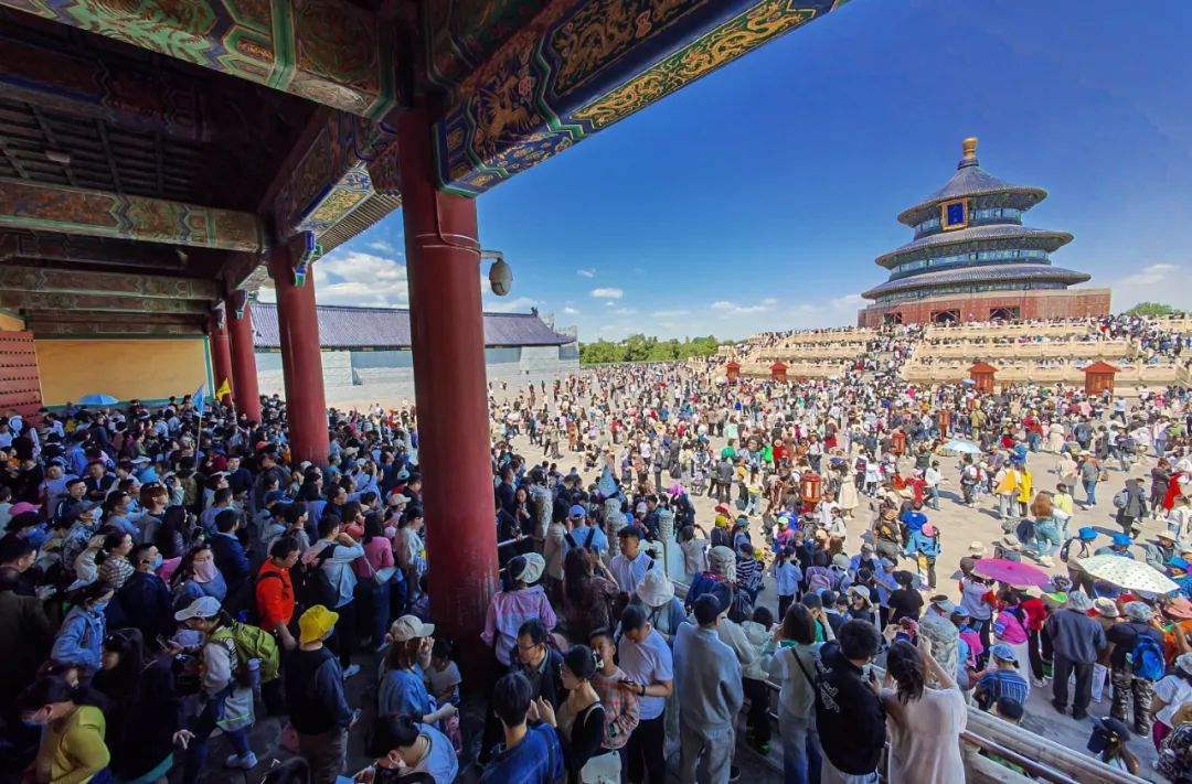中产们的五一旅游,被收割了多少钱?