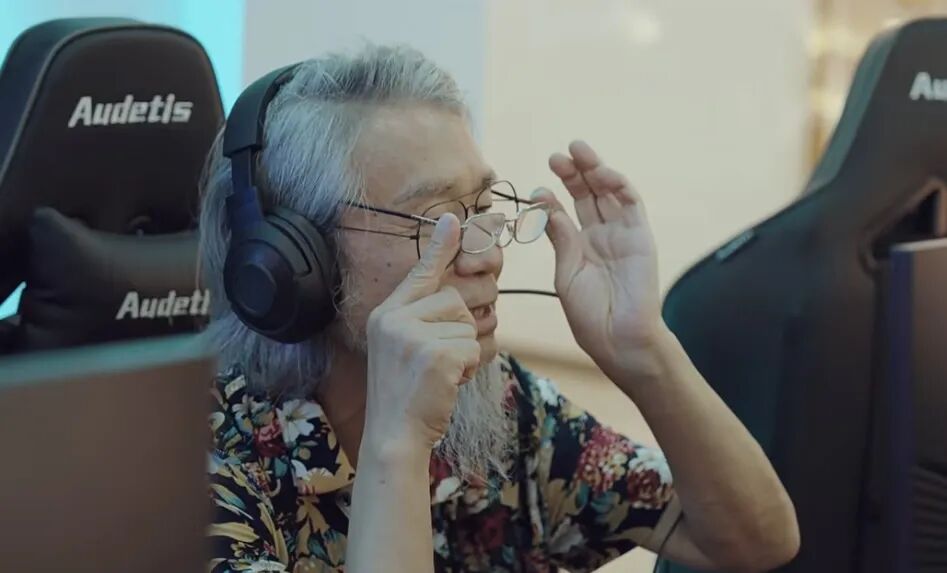 “0基础月入过万”：“价值焦虑”的老人陷入AI赚快钱的幻梦
