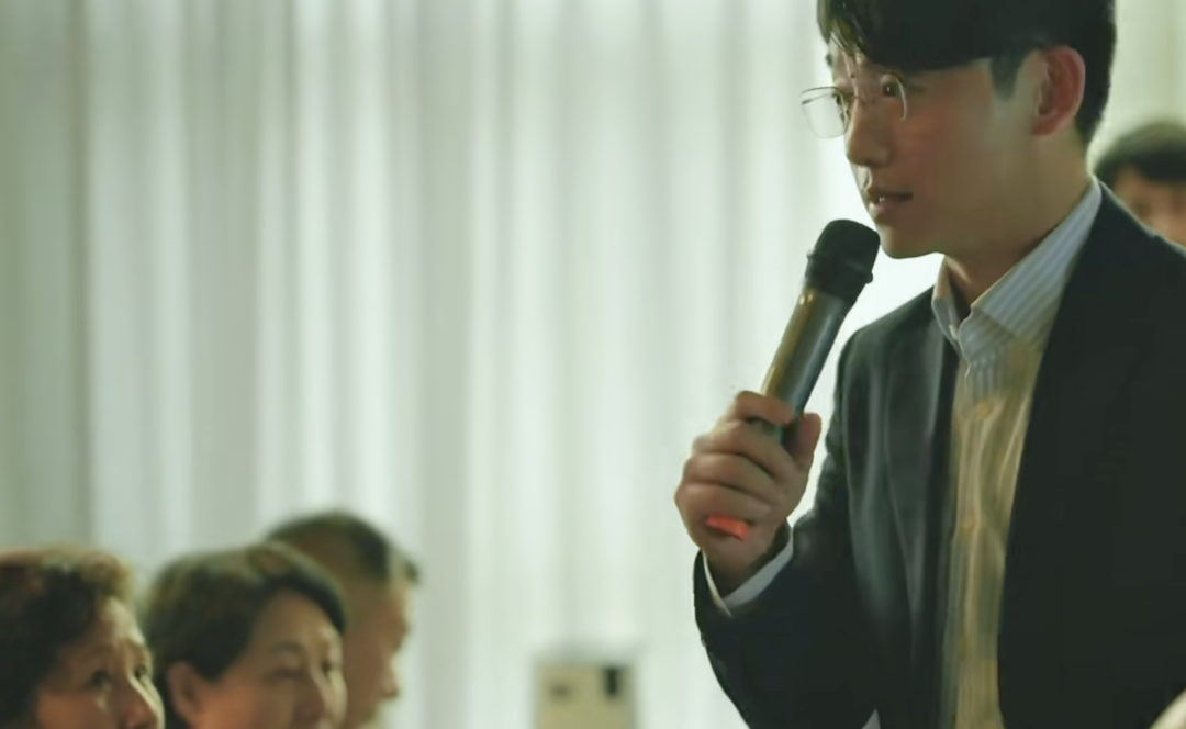 “0基础月入过万”：“价值焦虑”的老人陷入AI赚快钱的幻梦