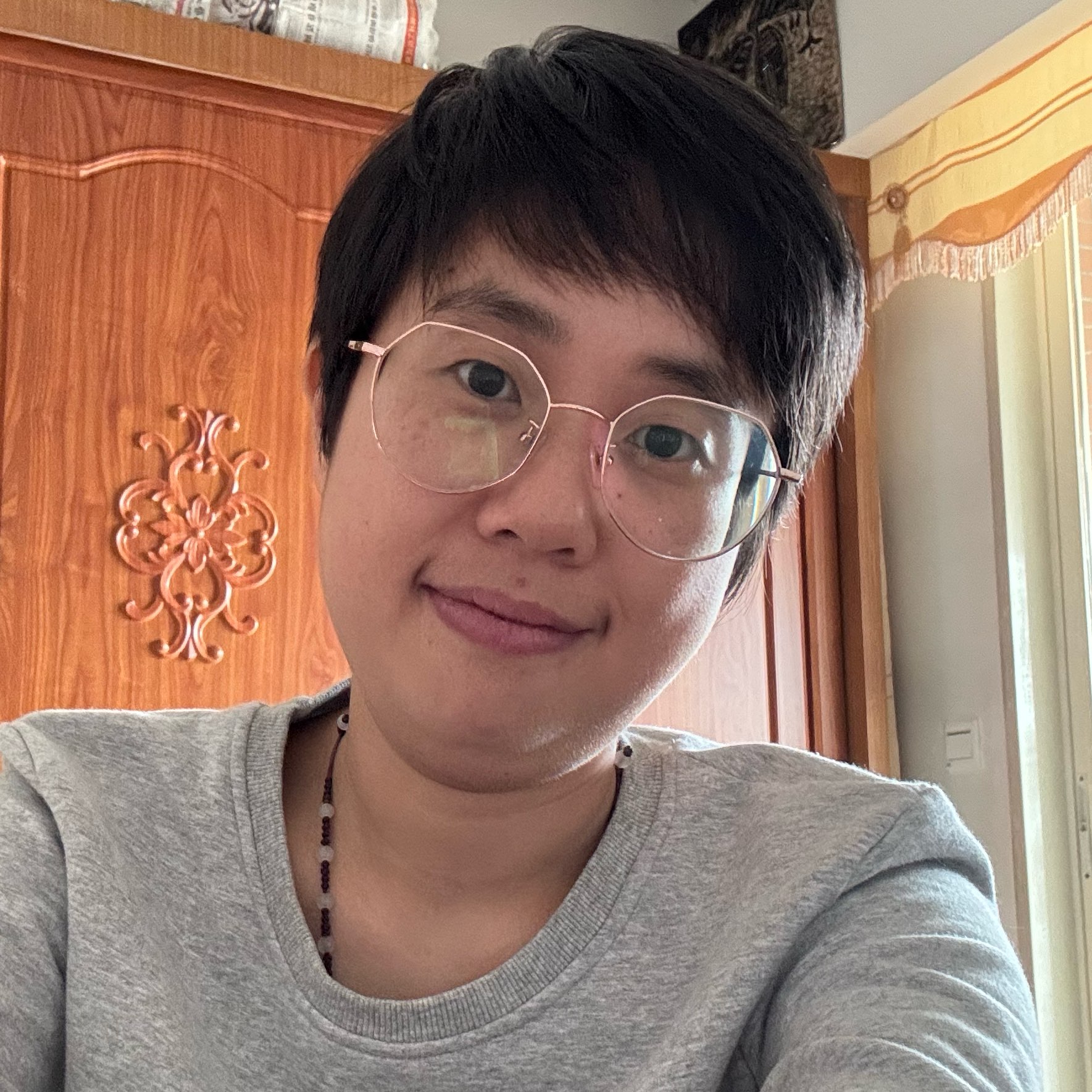 Ms Li