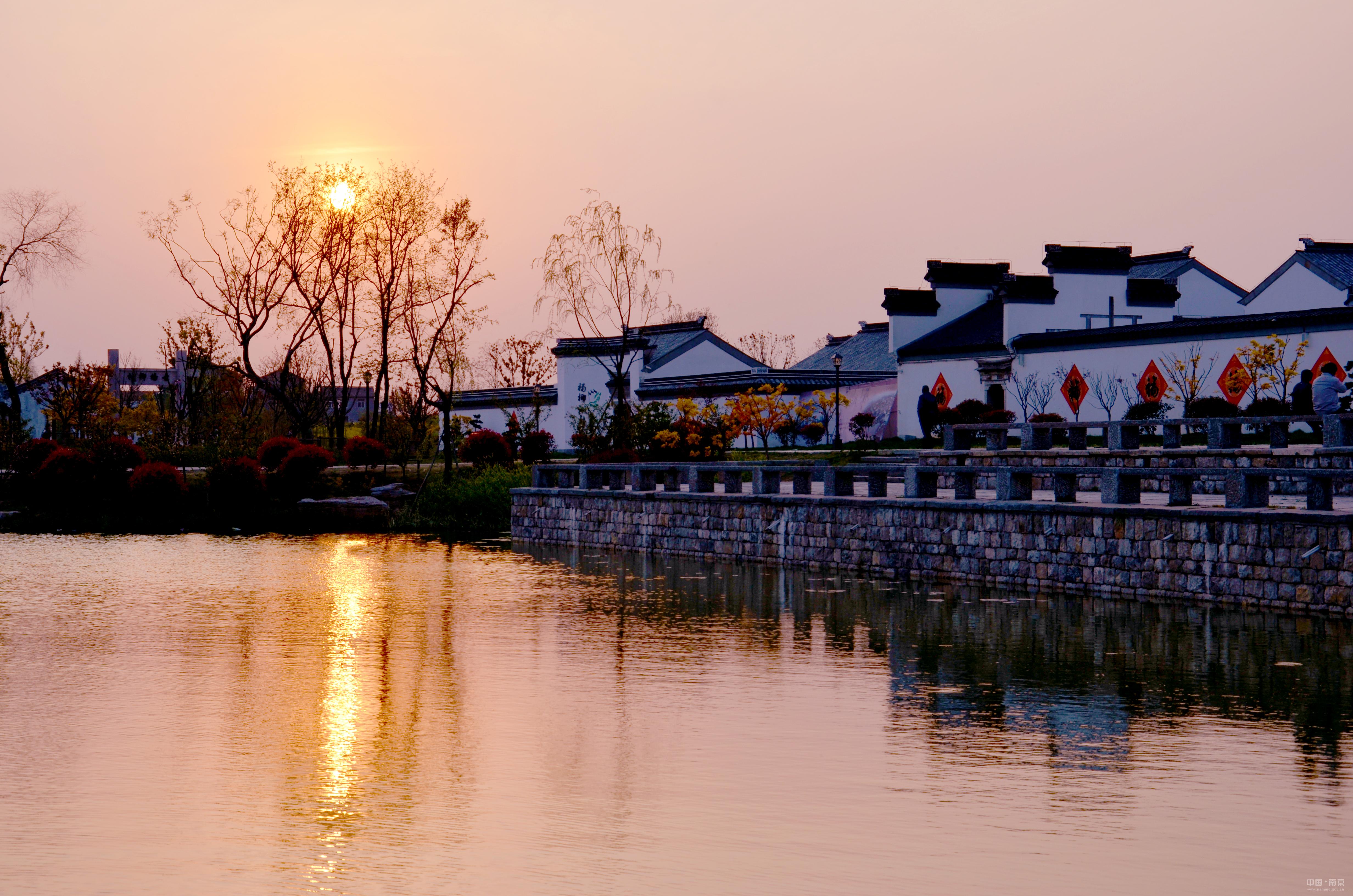 抖落一身特色,走在"特色小镇"的路上