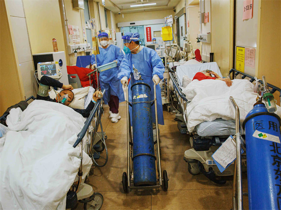 重症高峰下的北京急诊室
