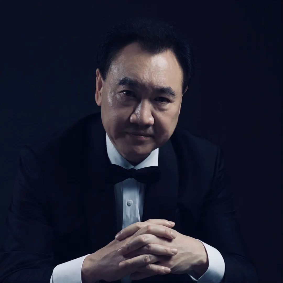 在一座城市的广场上,可以见证哪些故事?