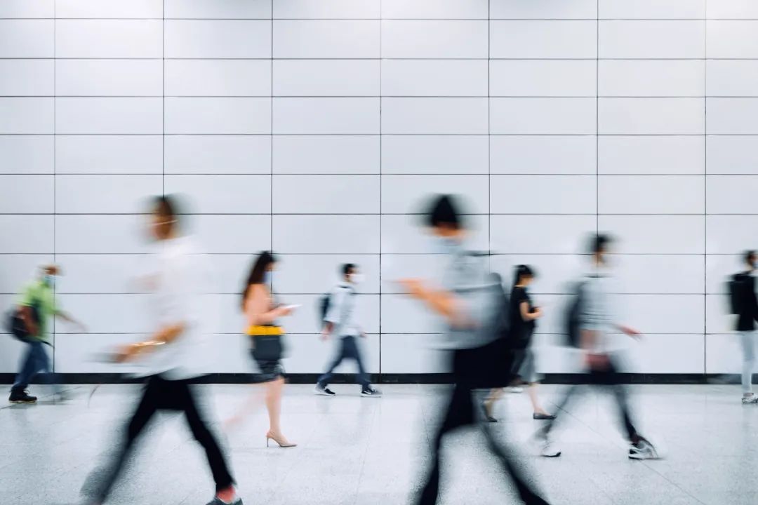 这个时代里,你会把信任托付给谁?