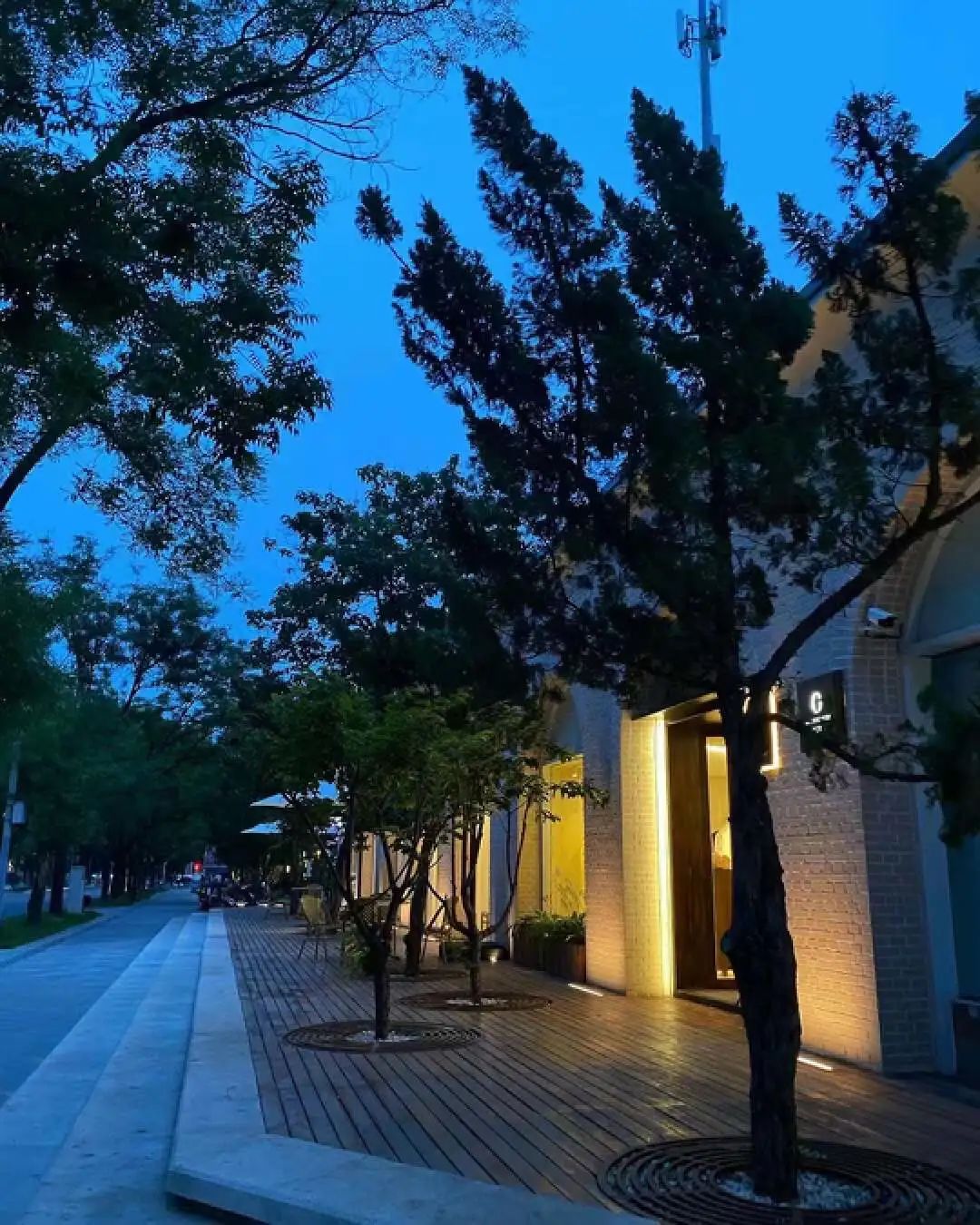 月薪几万，才配在北京四环外的丽都生活？
