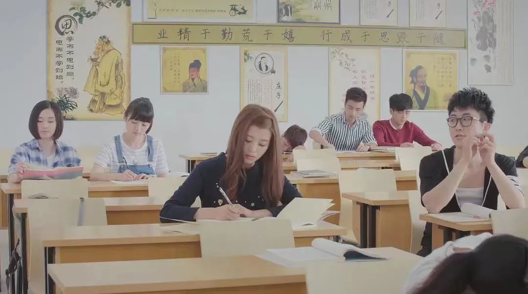 上海最时髦的年轻人,为啥都抢着上夜校?