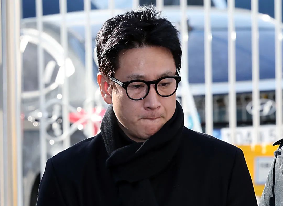 豆瓣94分我的大叔主演李善均自杀韩国顶流影帝的坠落