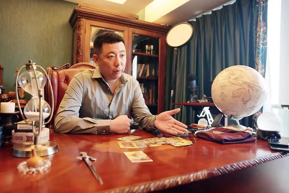 塔罗占卜年轻人的心理咨询平替