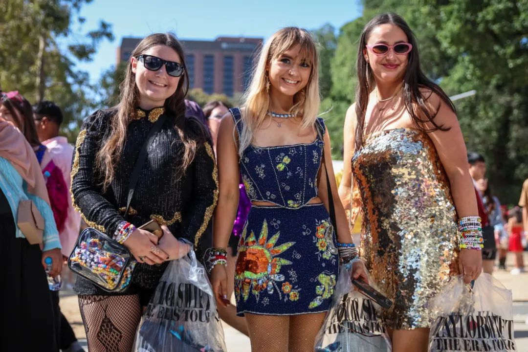 穿着带有亮片的衣服去看泰勒的演唱会,是歌迷很重视的仪式感(图|视觉