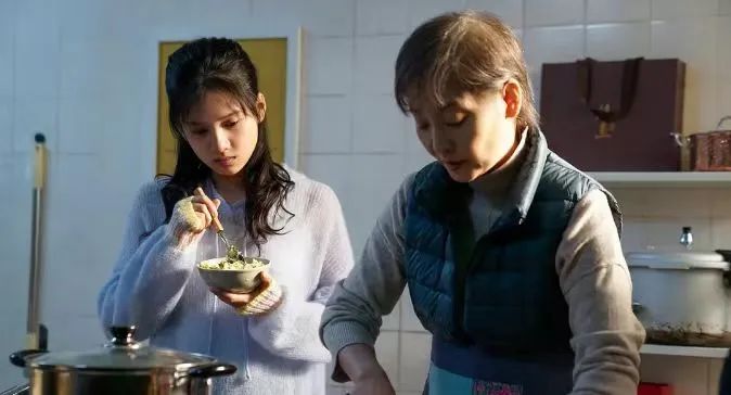 邻居阿姨住进养老院,我陷入了养老焦虑