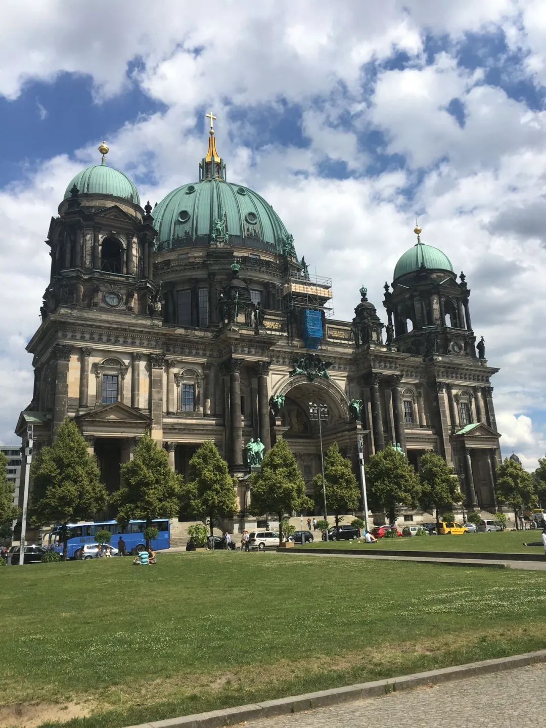 我到德国后,最主要的困难是学业压力大.