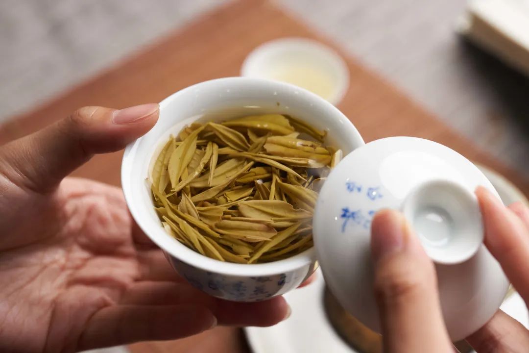 最懂花茶的人都知道,“二八月里喝珠兰”