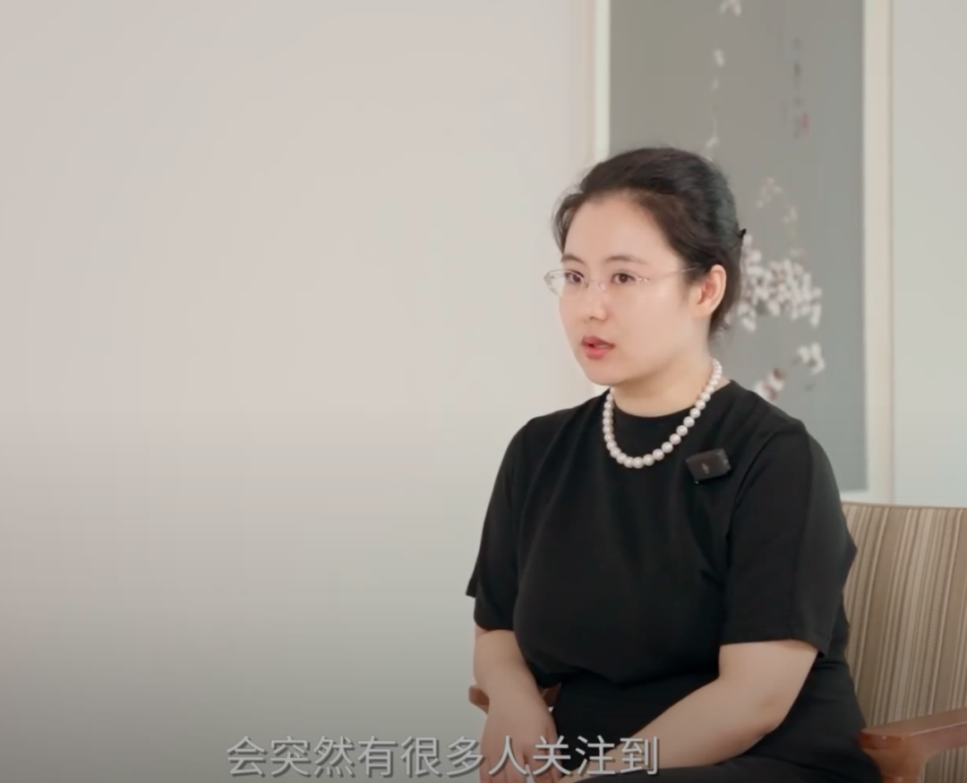 不被裹挟，他们逆流而上