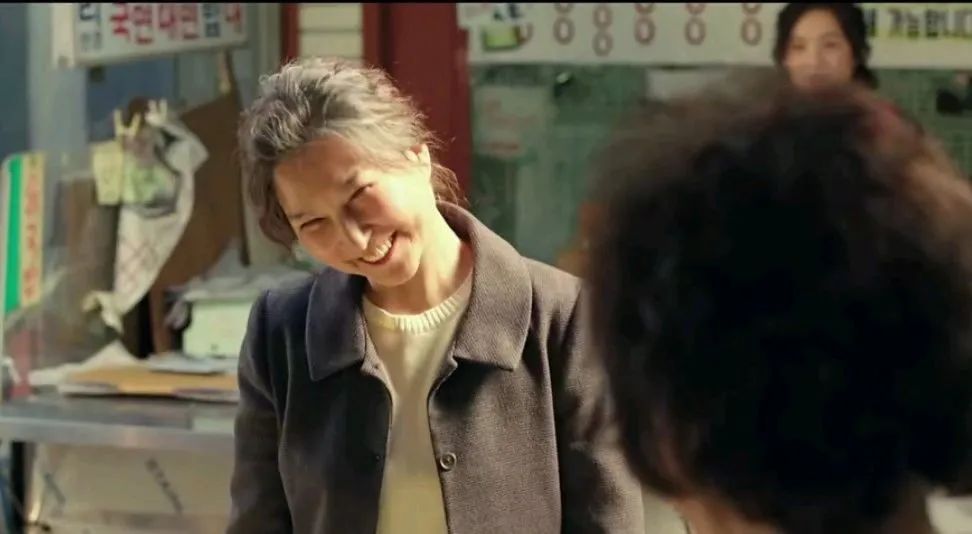 第一个公开谈论离婚的女作家,写下了跨越40年的初恋故事
